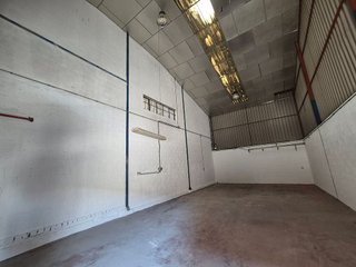 Nave industrial en venta en Montequinto en Dos Hermanas