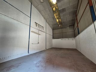 Nave industrial en venta en Montequinto en Dos Hermanas