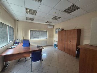 Nave industrial en venta en Montequinto en Dos Hermanas