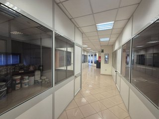 Nave industrial en venta en Montequinto en Dos Hermanas