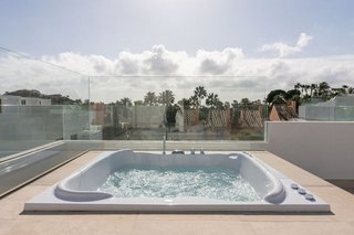 Casa adosada en alquiler en Los Naranjos - Las Brisas en Marbella