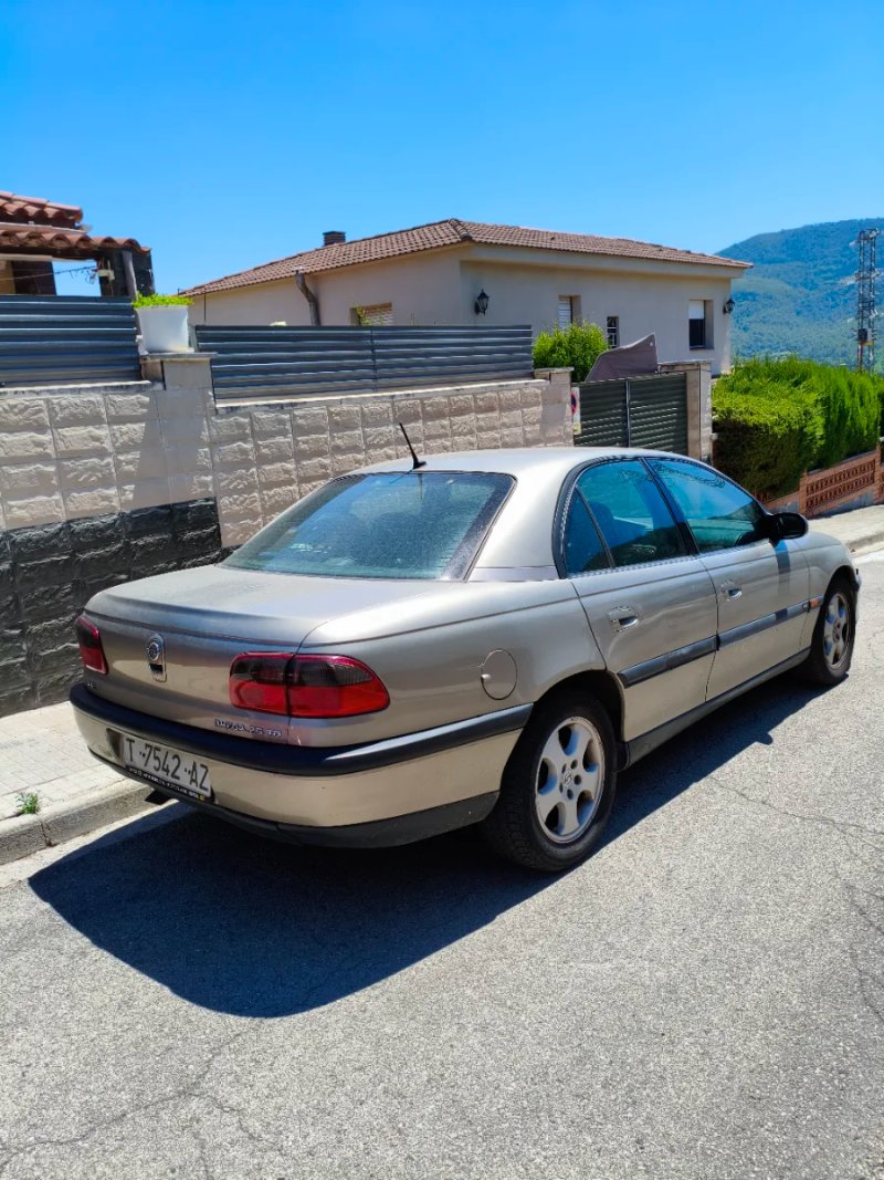 Opel Omega 1999 - foto 1