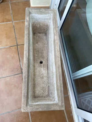 2 fioriere in cemento con finitura tipo pietra
