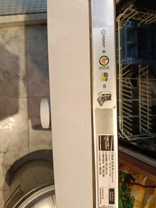 Lavavajillas  Indesit blanco