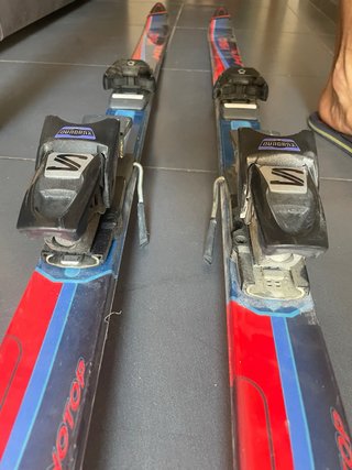 Esquís Head MX5 con fijaciones Salomon