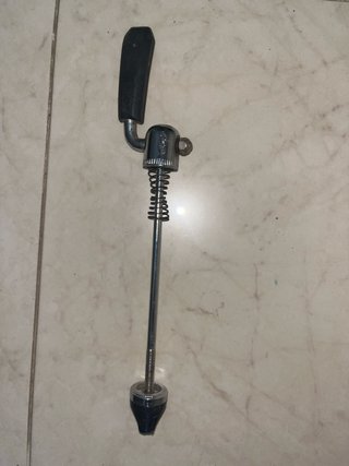 Cierre rueda bici