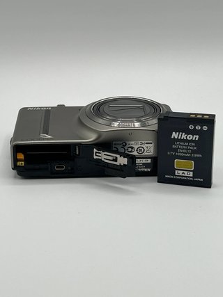 Nikon coolpix s9100