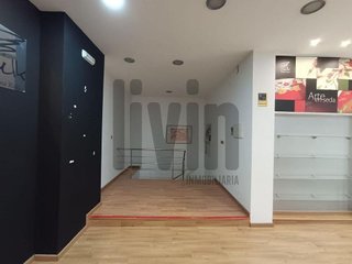 Local comercial en alquiler en Avda de Madrid - Pº de la Estación en Jaén