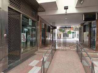 Local comercial en alquiler en Avda de Madrid - Pº de la Estación en Jaén