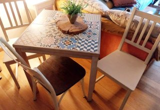 Conjunto mesa y 2 sillas