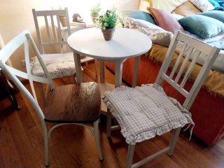 Conjunto mesa y 2 sillas
