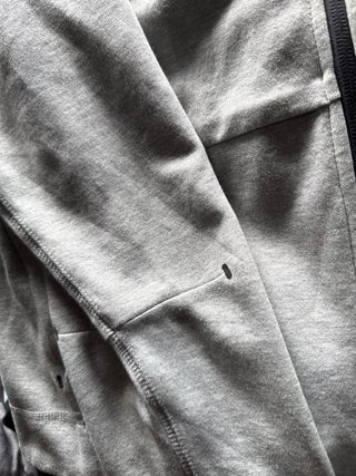 Sudadera Nike Tech gris