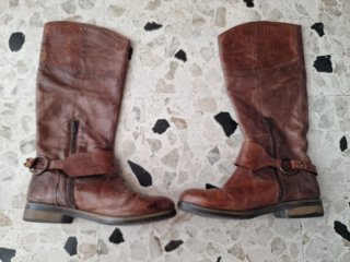Stivali in pelle marrone