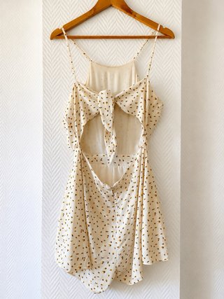 Mono verano blanco estampado con lazo espalda