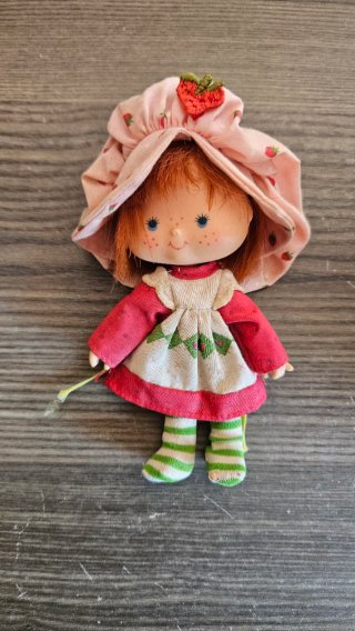 Muñeca Tarta de Fresa Vintage