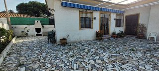 Chalet en venta en La Granja-La Colina-Los Pastores en Algeciras