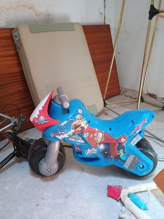 Moto de juguete Avengers