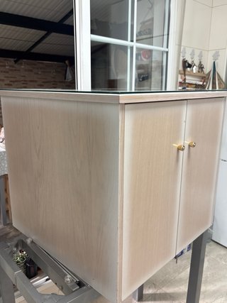 Cómoda grande madera clara con cristal