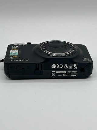 Nikon coolpix s9300