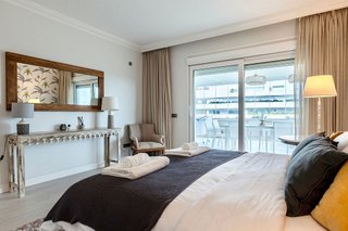 Ático en alquiler en Puerto Banús en Marbella