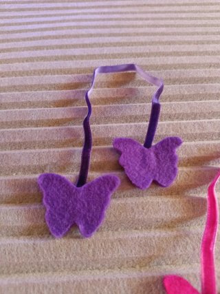 Marcapáginas de fieltro con mariposas