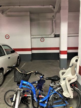 Garaje en venta en Los Olivos en Huesca