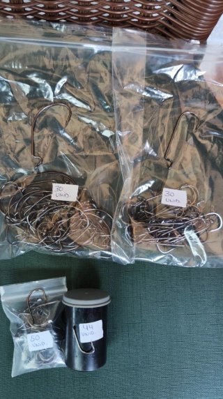 Lote de 8 tipos de Anzuelos para la pesca, nuevo.