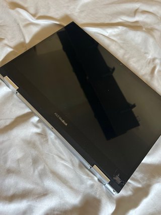 ASUS VivoBook, parte inferior de la pantalla rota