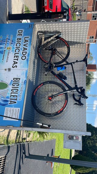 Bicicleta de carretera de carbono talla 56 Cube