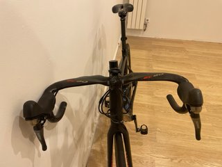 Bicicleta de carretera de carbono talla 56 Cube