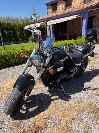 Moto SUZUKI INTRUDER M800 en perfecto estado