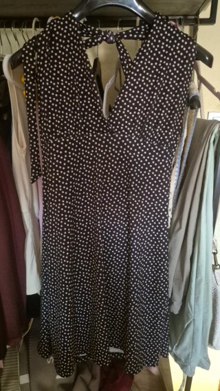 Se venden ropa varia