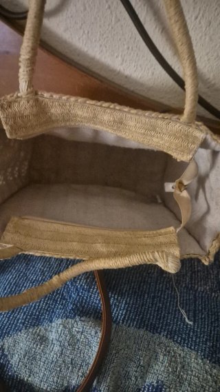 Se venden ropa varia
