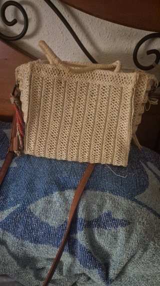 Se venden ropa varia