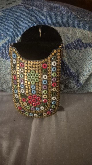 Se venden ropa varia