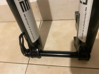 Horquilla de enduro 27.5 marca marzocchi R35 160mm