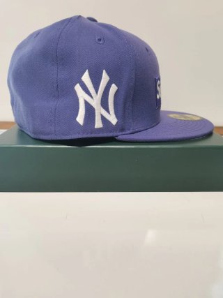 Gorra New Era / Supreme  Talla 7.1/8