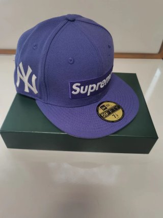 Gorra New Era / Supreme  Talla 7.1/8