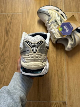 Asics Gel Kayano Plata/Blanco