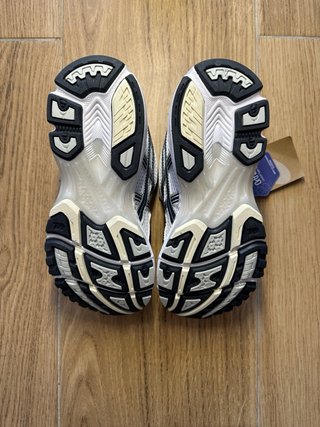 Asics Gel Kayano Plata/Blanco