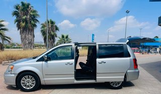 Lancia Voyager 2012
