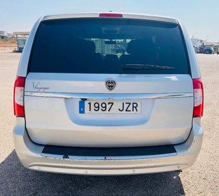 Lancia Voyager 2012