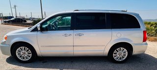 Lancia Voyager 2012