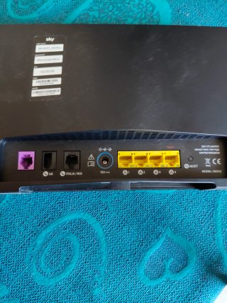 Router Sky WiFi con alimentatore