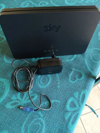 Router Sky WiFi con alimentatore