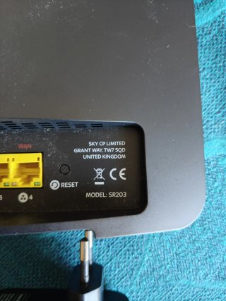 Router Sky WiFi con alimentatore