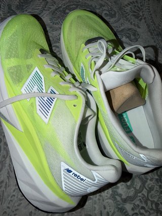New Balance Rebel V5 Verde/Blanco
