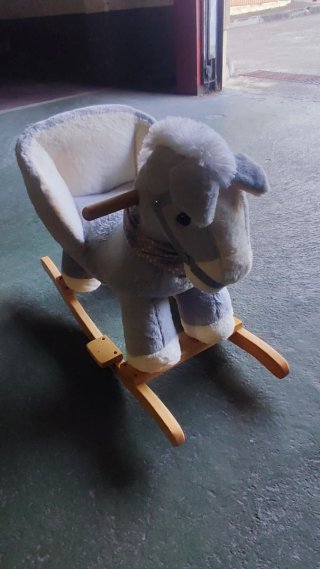 Caballito balancín de peluche para bebé
