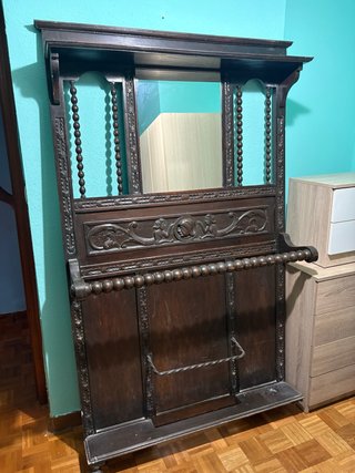 Recibidor antiguo madera y metal