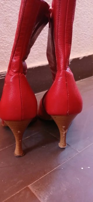 Botines tacón rojo